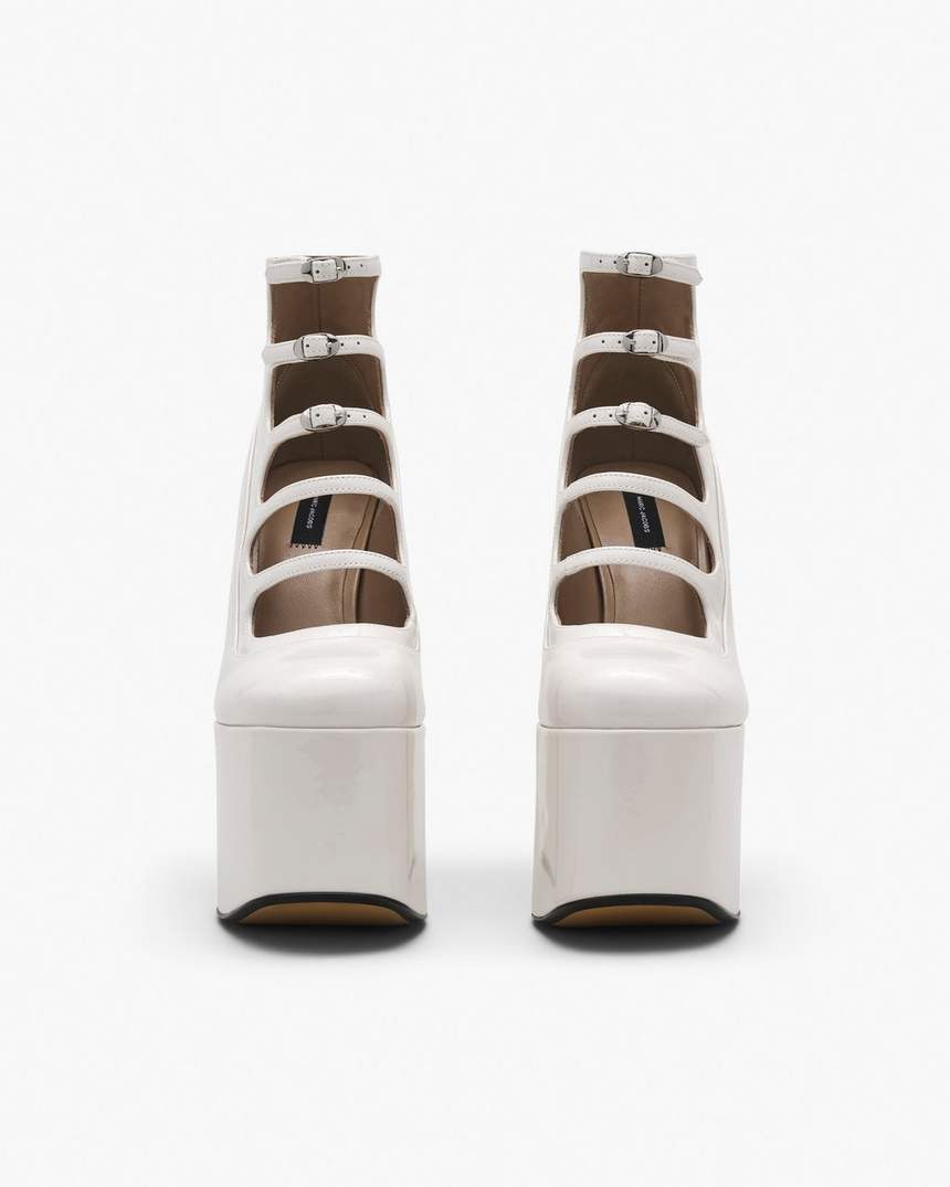bota de cano curto kiki em verniz