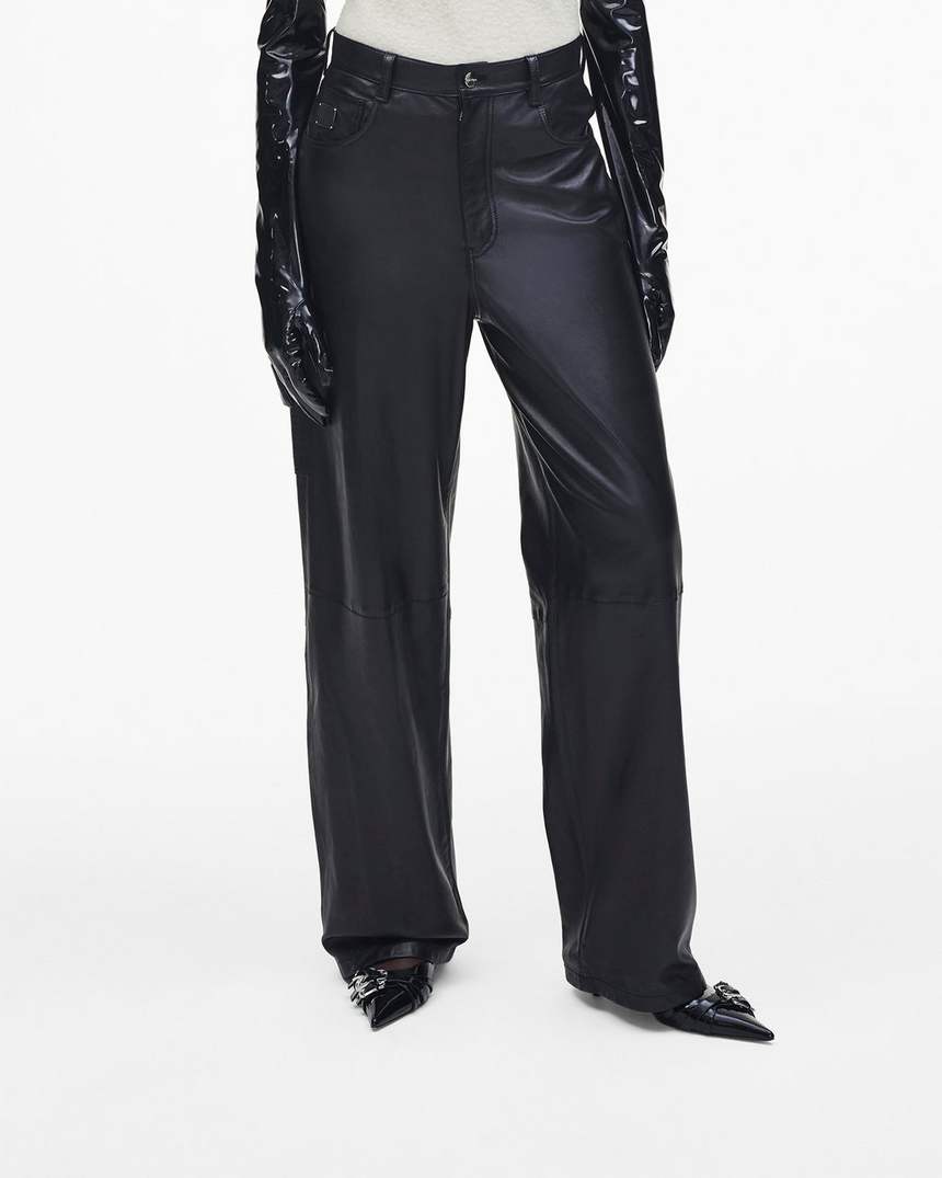 calça de couro oversized