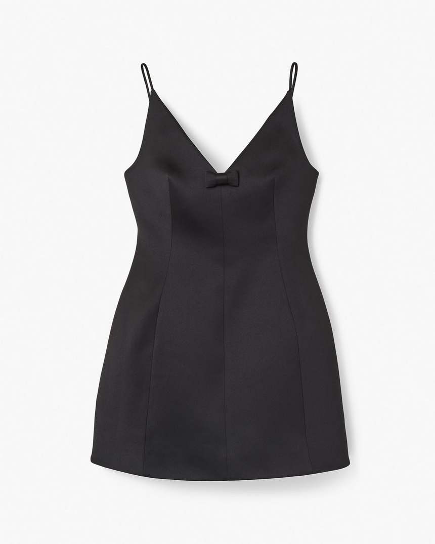 o vestido com laço de cetim