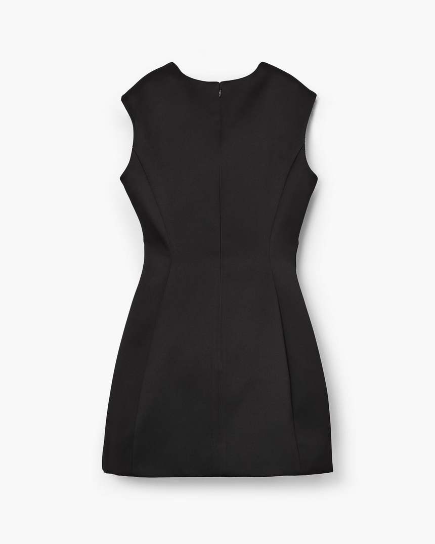 vestido de cetim com costuras