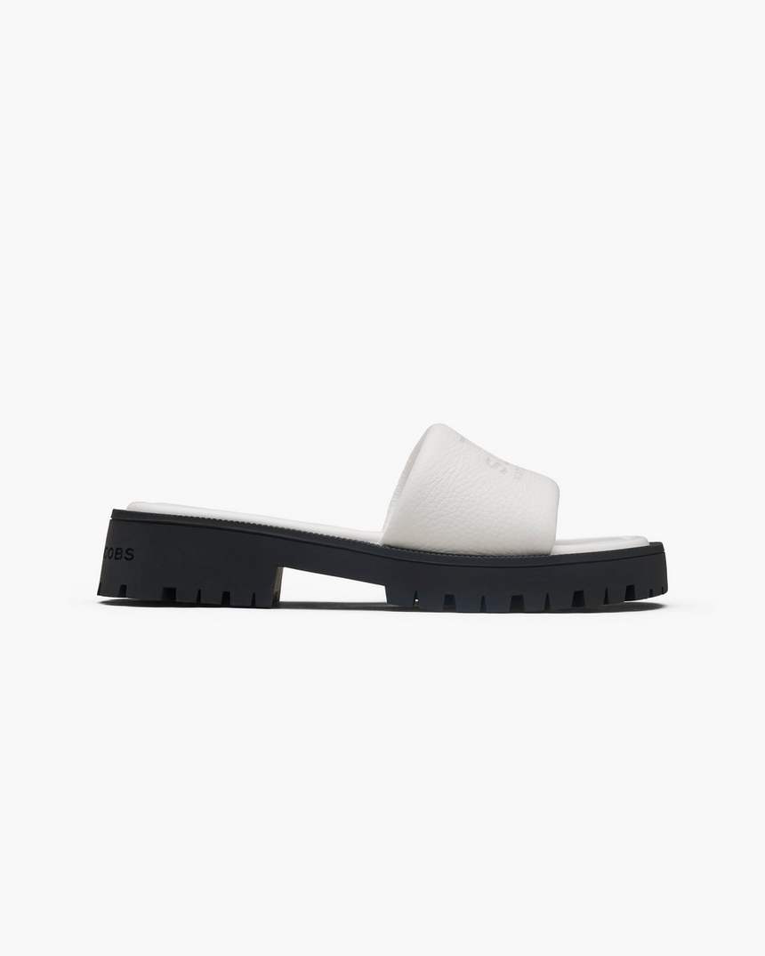 o chinelo com sola tratorada