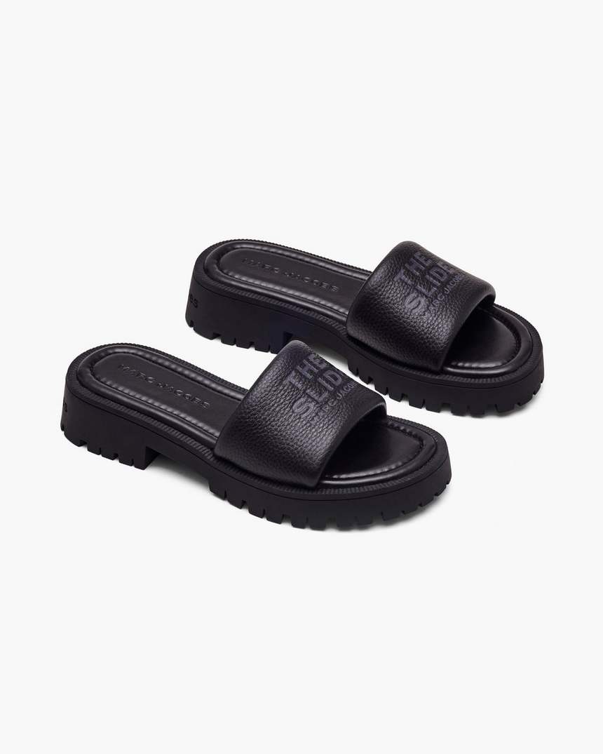 o chinelo com sola tratorada