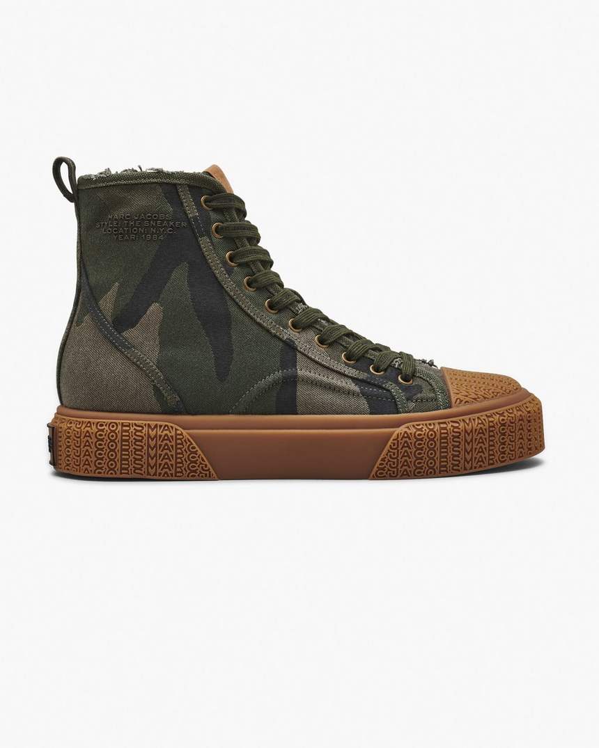 tênis de cano alto com estampa camuflada em jacquard