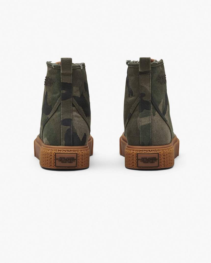 tênis de cano alto com estampa camuflada em jacquard