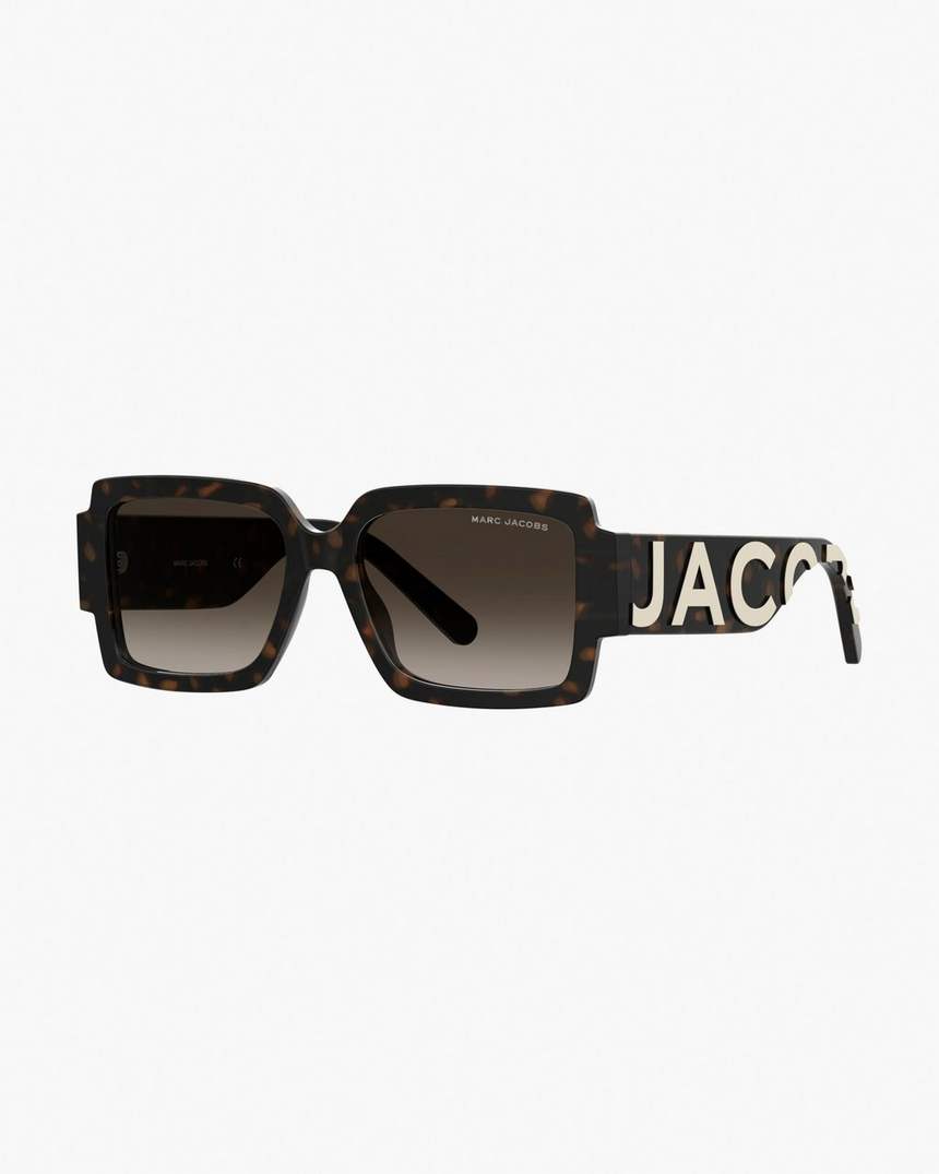 óculos de sol quadrados com logo ousado da marc jacobs