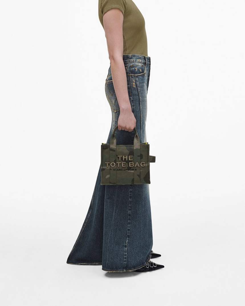 bolsa tote pequena camuflada em jacquard