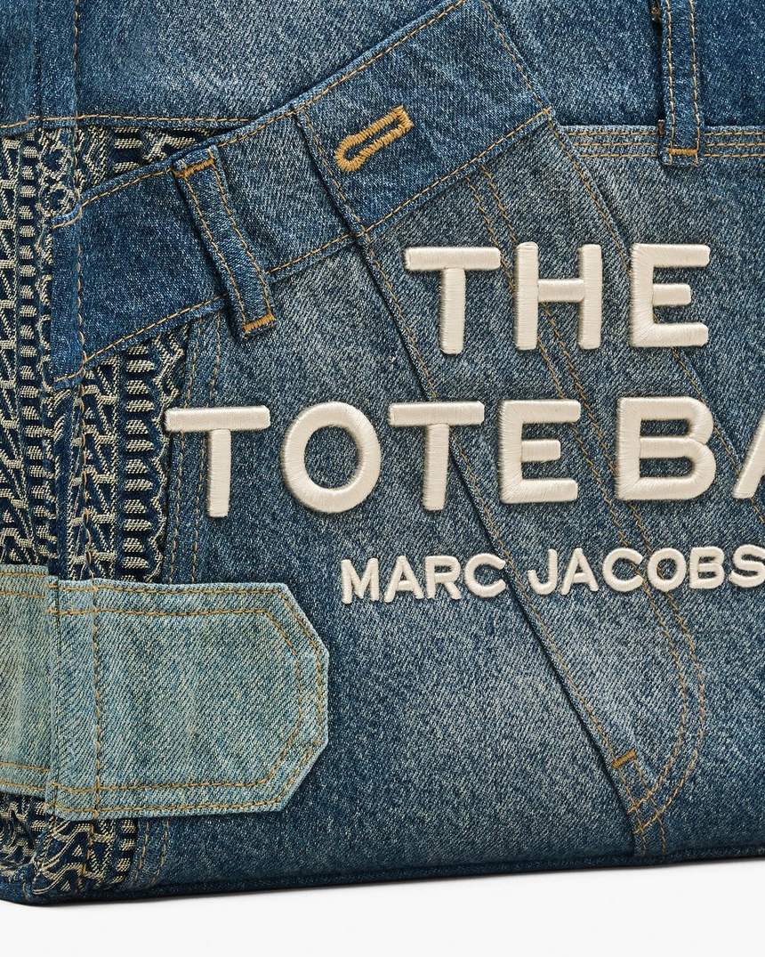 bolsa tote média em jeans desconstruído