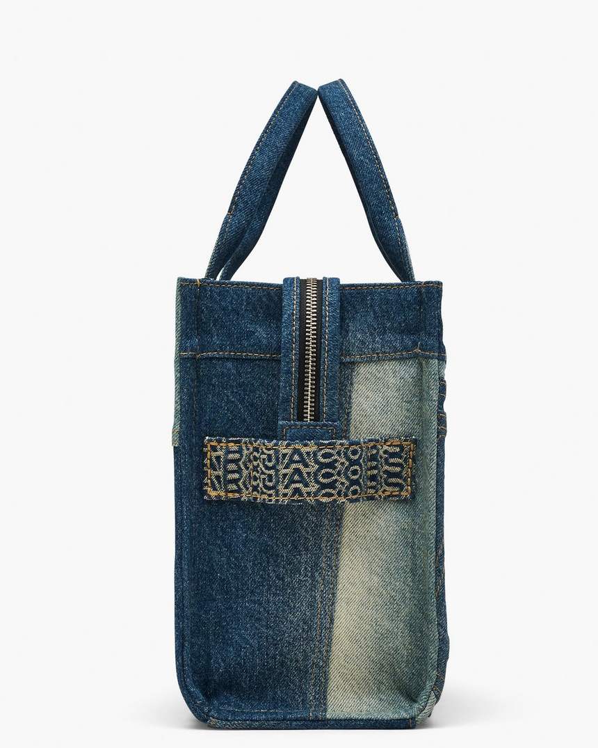 bolsa tote média em jeans desconstruído