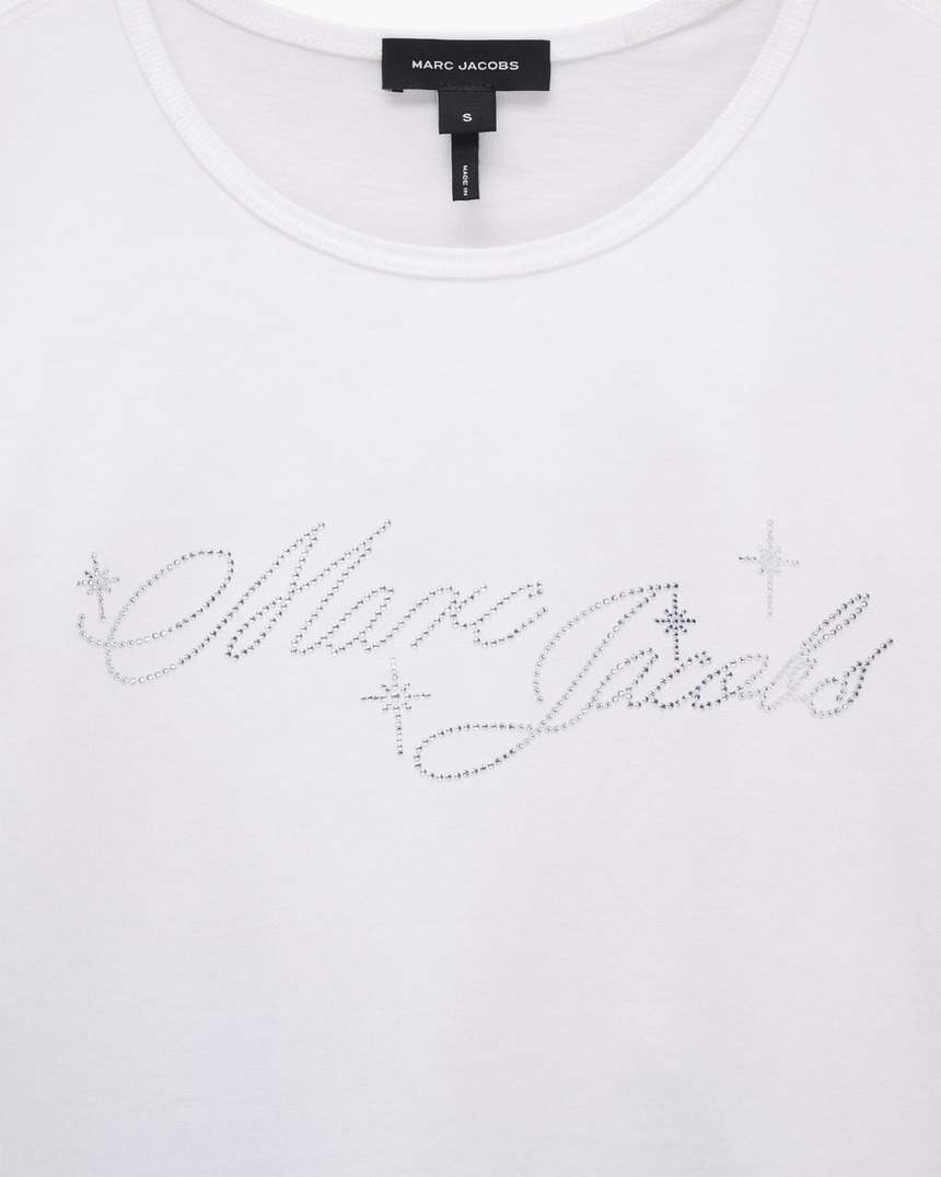 camiseta encolhida com logo charmoso