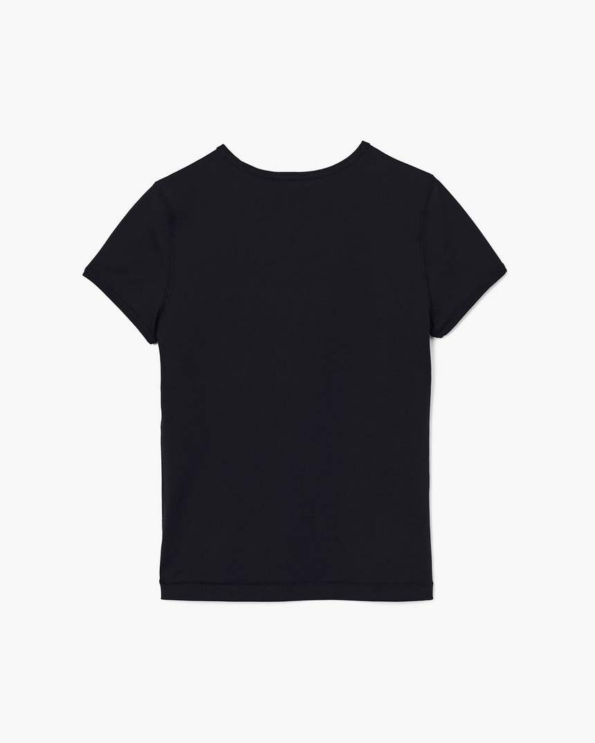 camiseta encolhida com logo charmoso