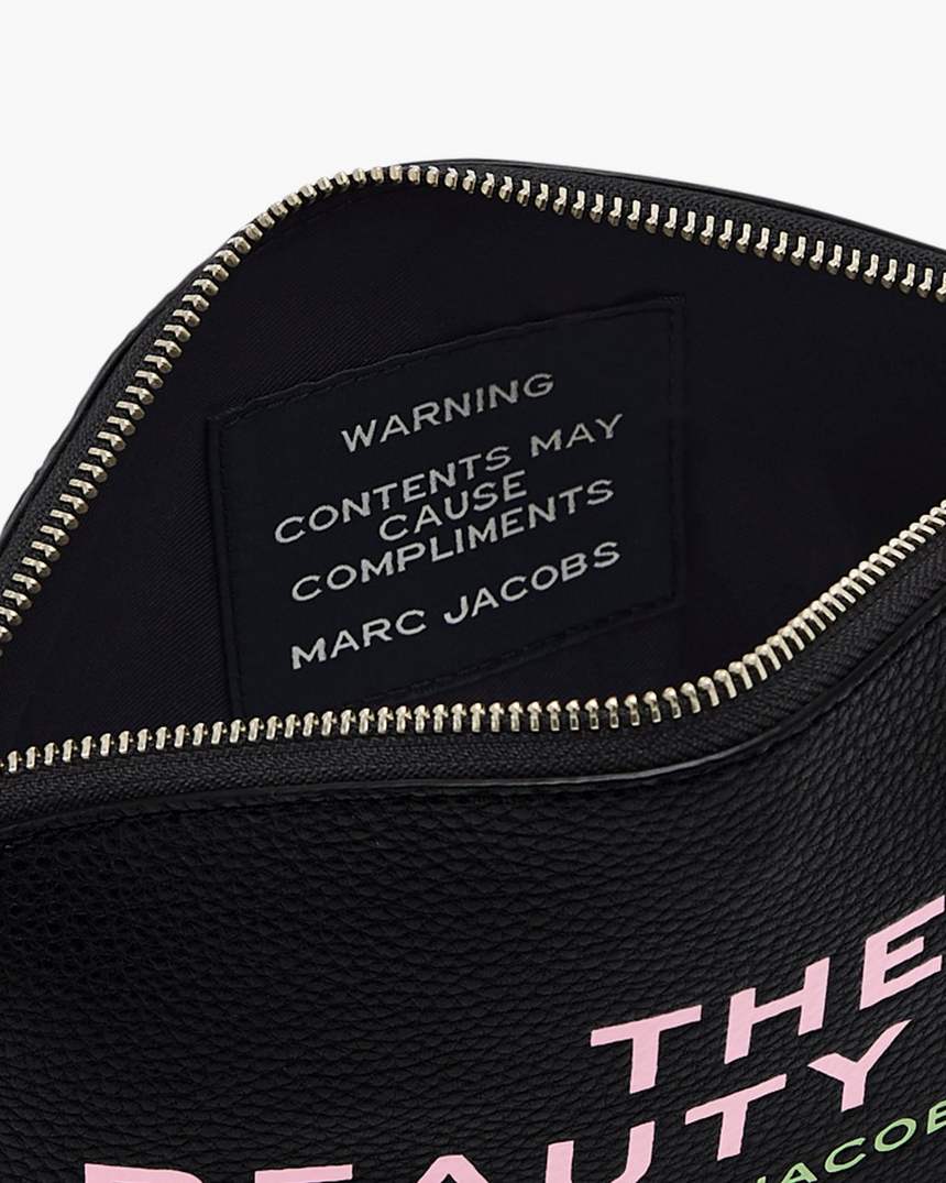 bolsa de beleza com adesivos